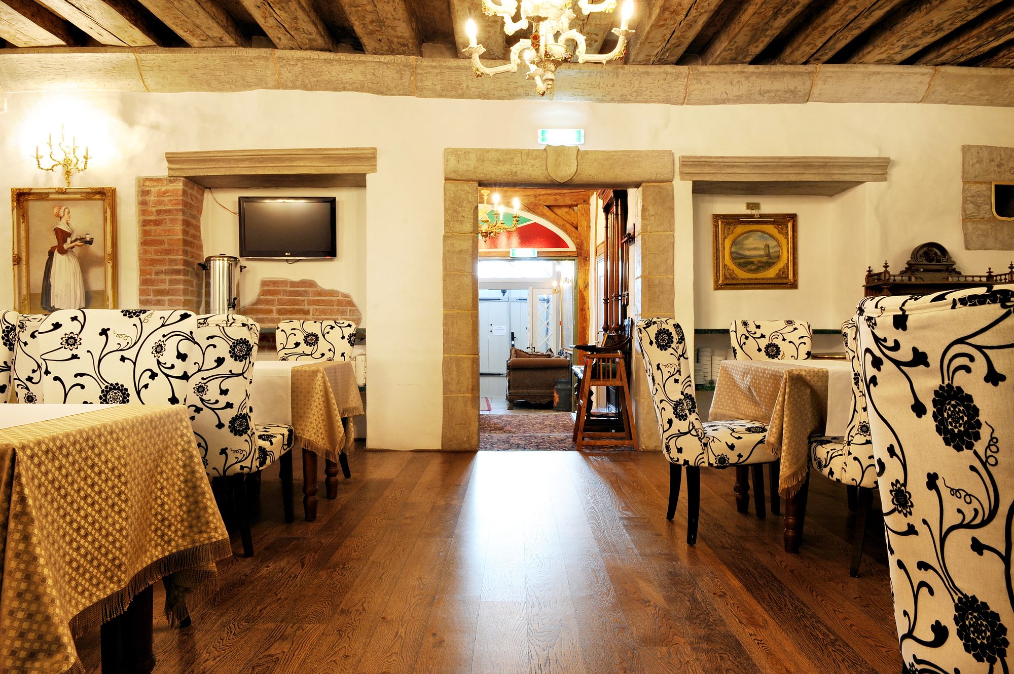 2015 04 Breakfast room