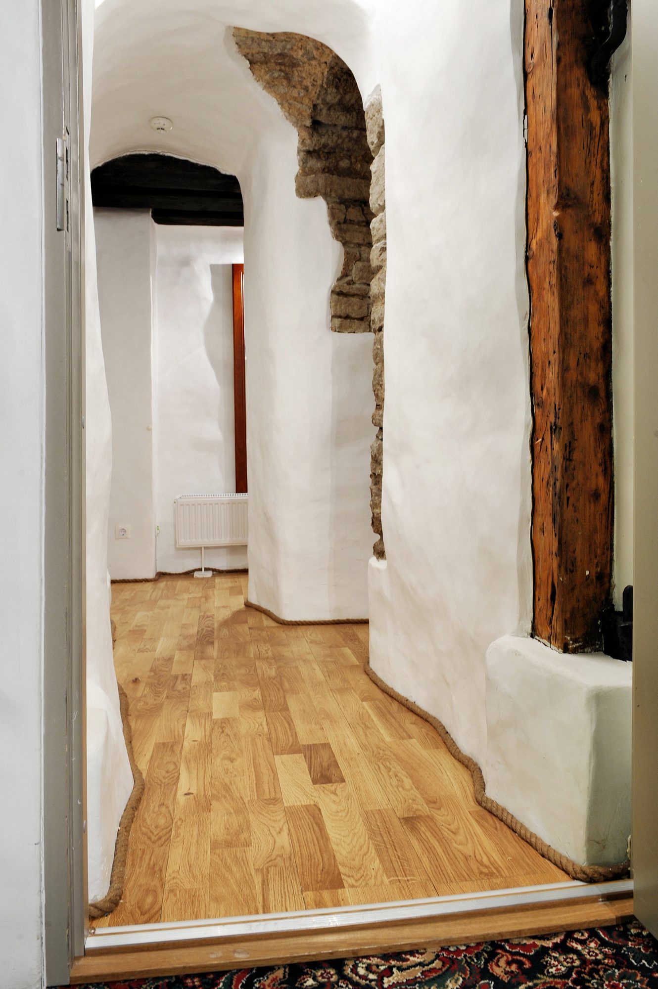 2015 04 Economy room 1 3