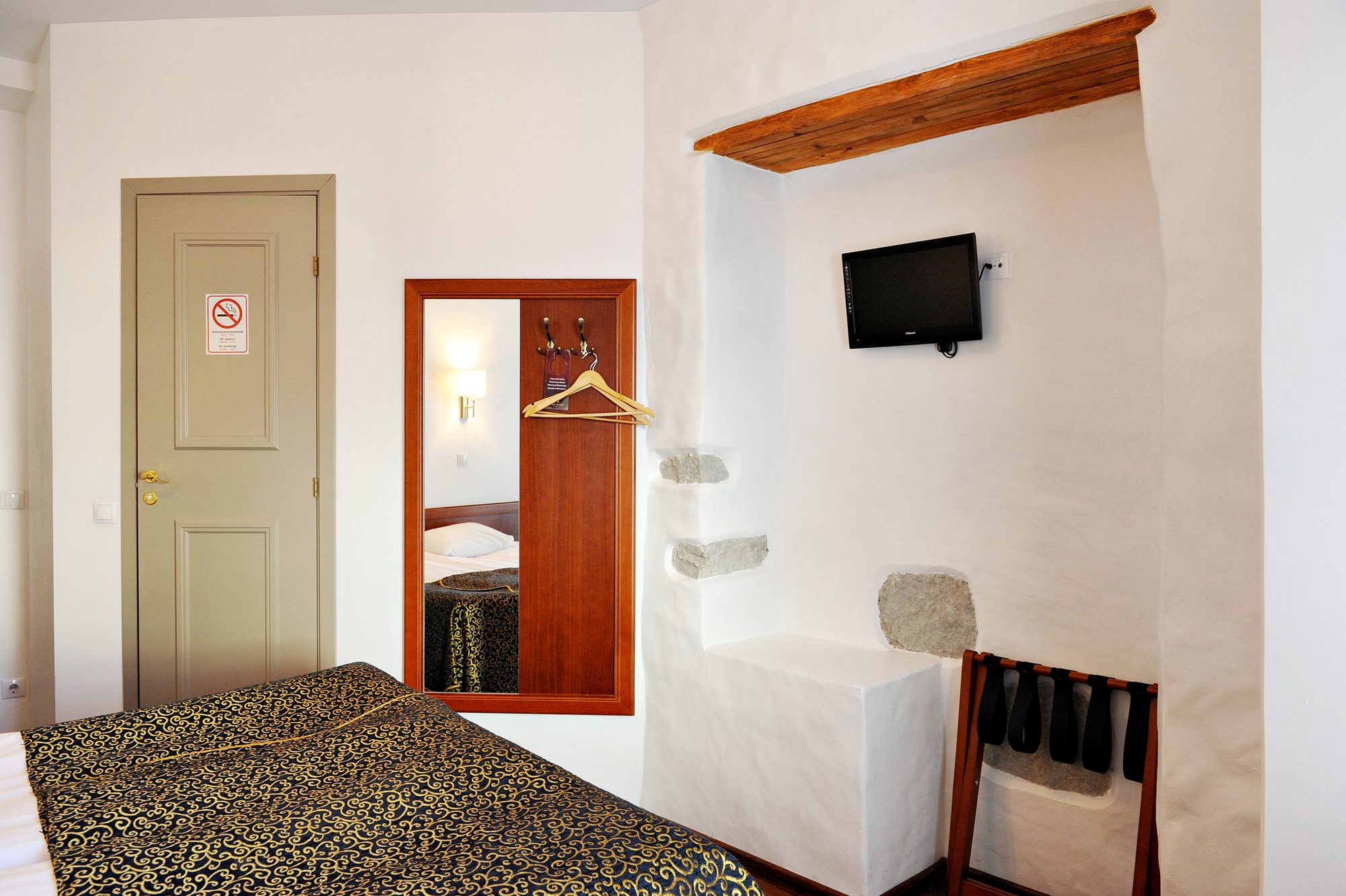 2015 04 Single room 1