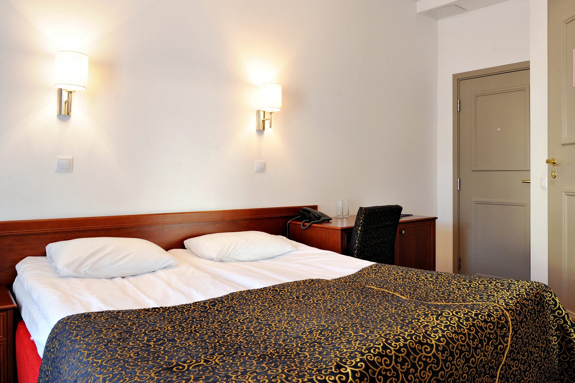 2015 04 Single room 2