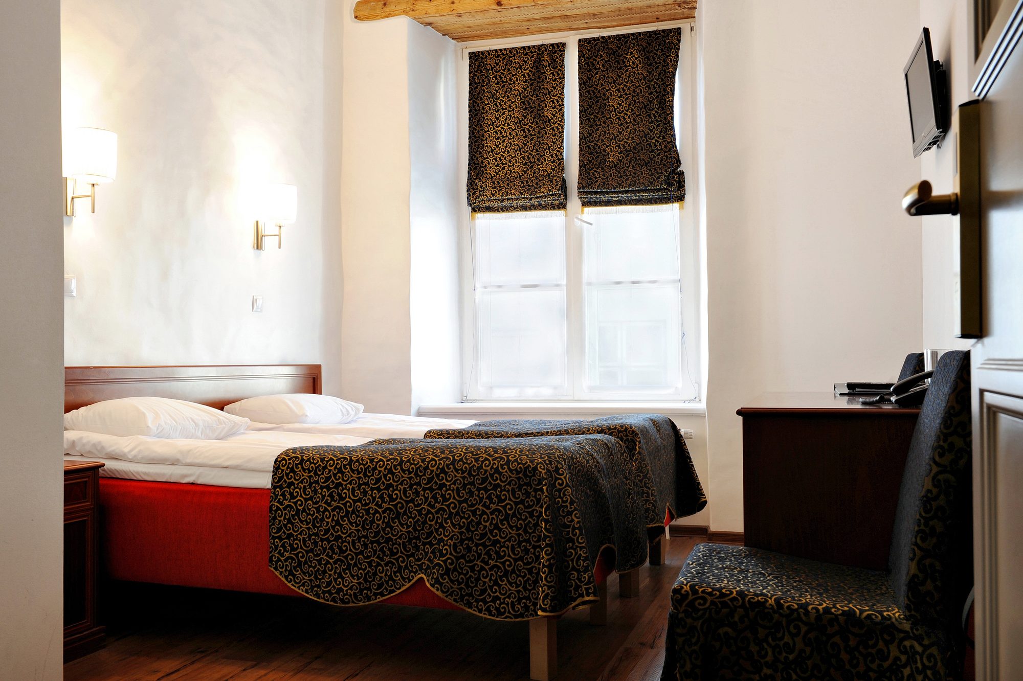 2015 04 Standard room 6